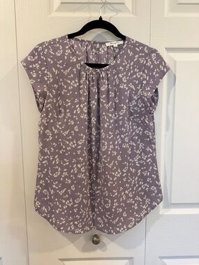 NWOT Kaden Pleated Short Sleeve Blouse - Lavender Print